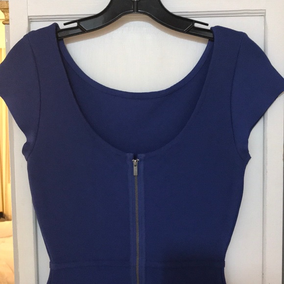 BCBG MAXAZRIA TIGHT MINIDRESS - Picture 4 of 6